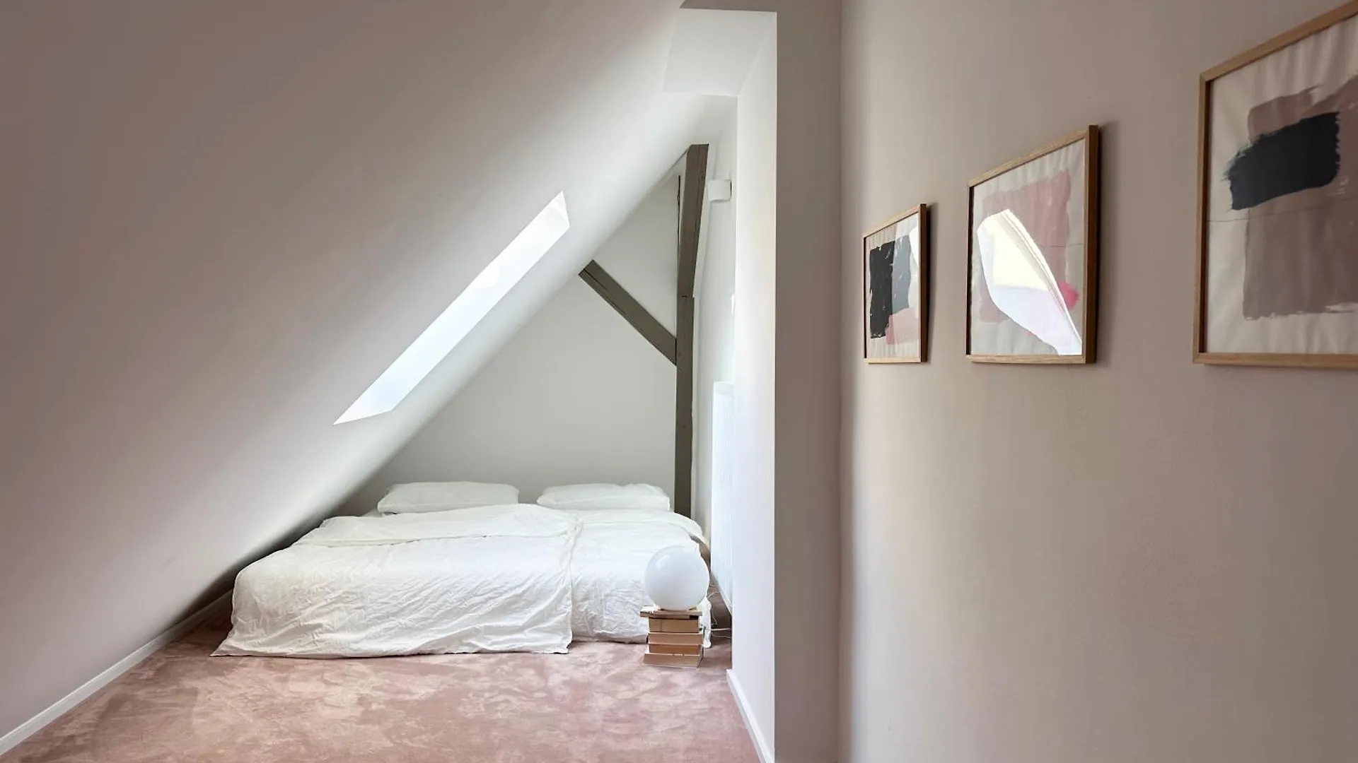 Apartment Design Studio In Hinterhof-Remise Leipzig
